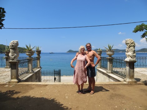 plié please everyone...